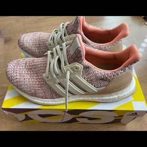 Adidas Ultraboost | Kids Size 7 Women’s Size 7.5
